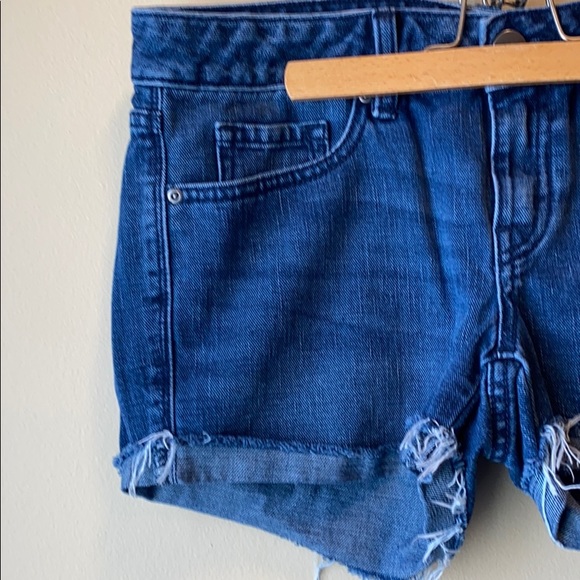 ✨NEW✨GAP 1969 BLUE DENIM SHORTS - Picture 2 of 10